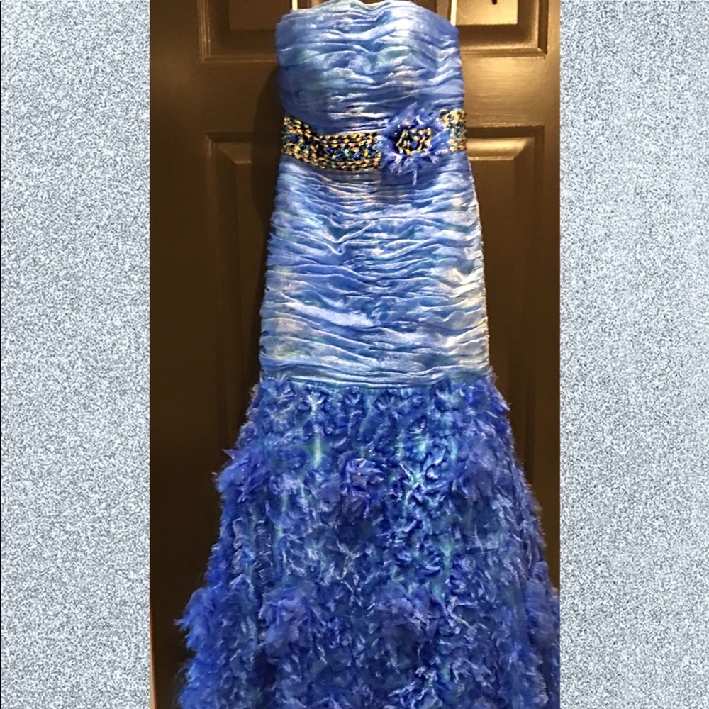 Evening gown dress